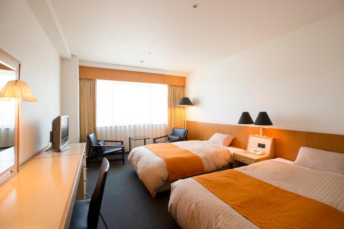 Hotel Granmirage Uozu Екстер'єр фото