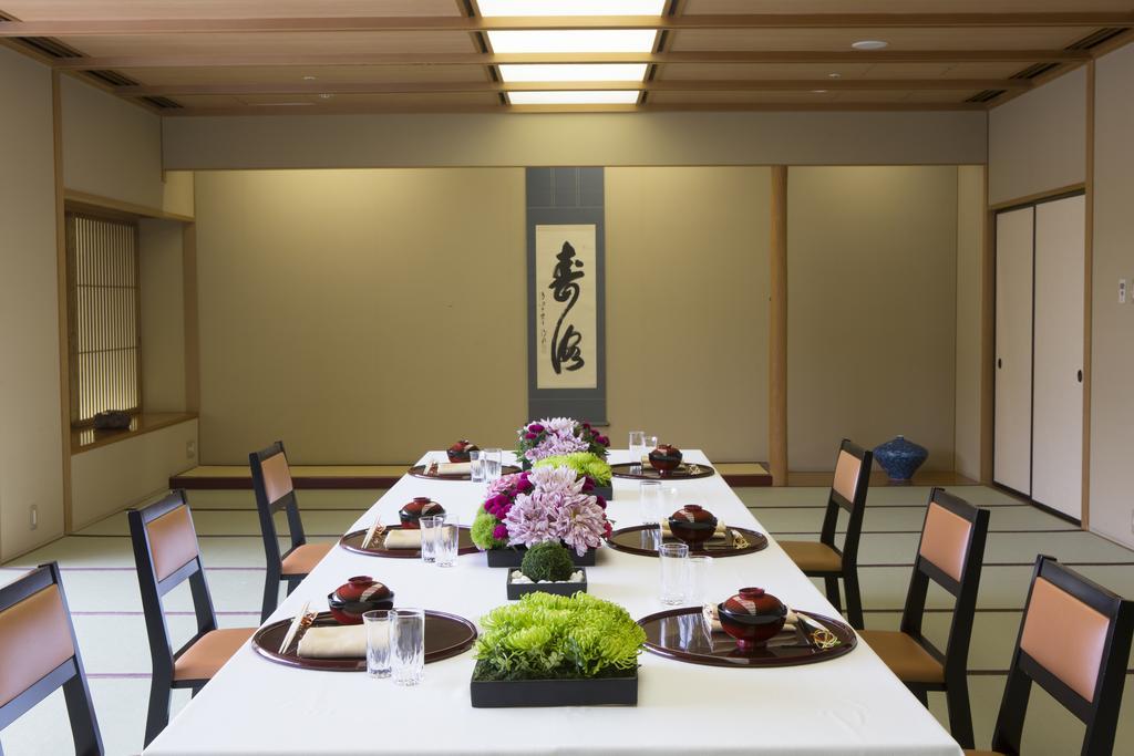 Hotel Granmirage Uozu Екстер'єр фото