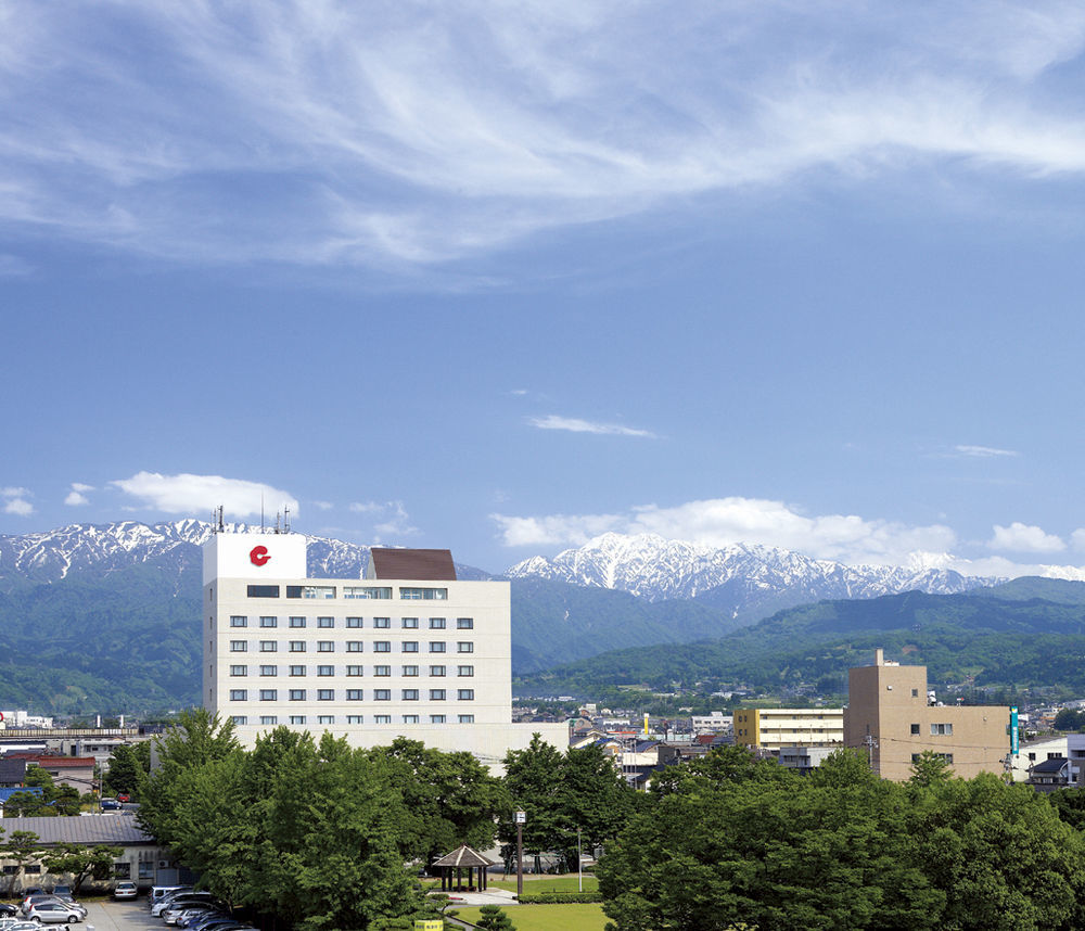 Hotel Granmirage Uozu Екстер'єр фото