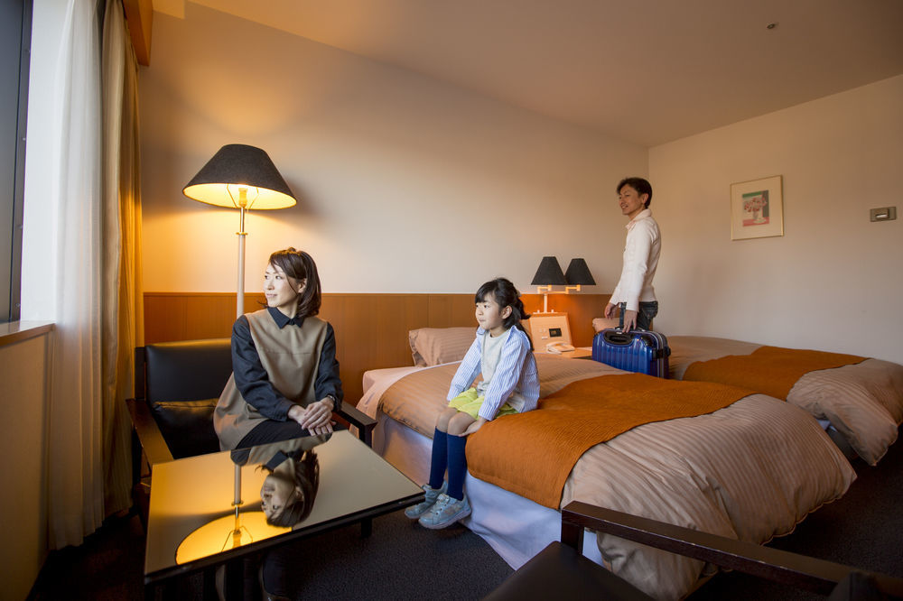 Hotel Granmirage Uozu Екстер'єр фото