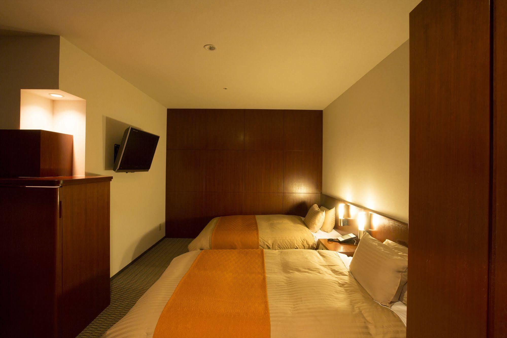 Hotel Granmirage Uozu Екстер'єр фото