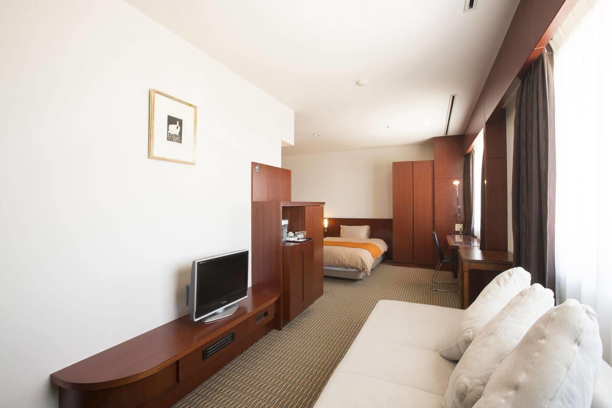 Hotel Granmirage Uozu Екстер'єр фото