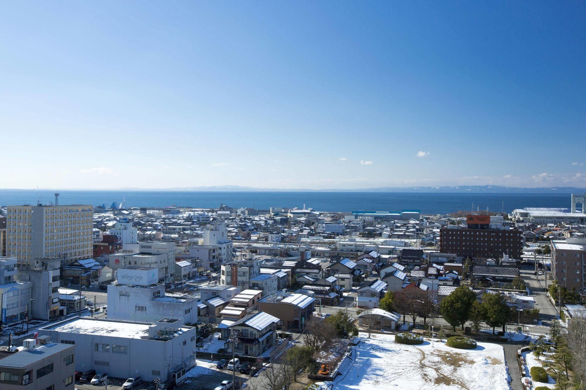 Hotel Granmirage Uozu Екстер'єр фото
