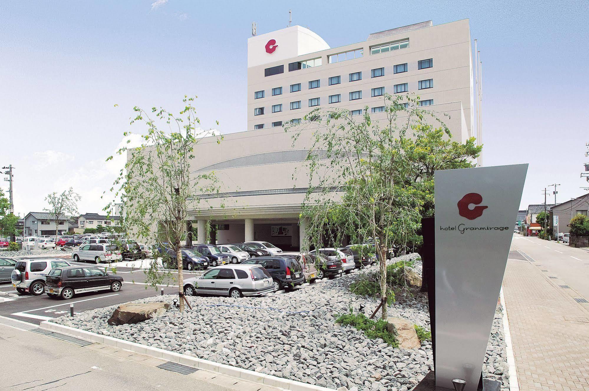 Hotel Granmirage Uozu Екстер'єр фото