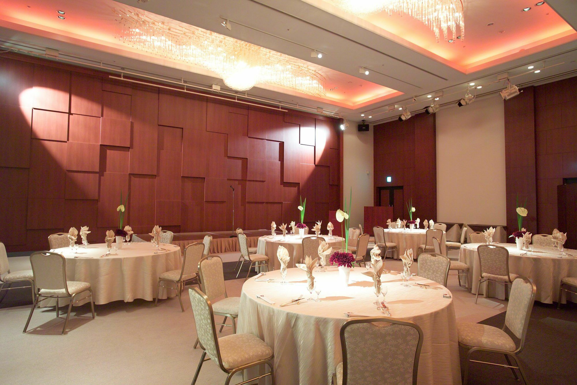 Hotel Granmirage Uozu Екстер'єр фото